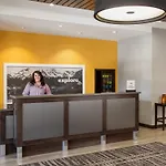 Hampton Inn & Suites Airdrie