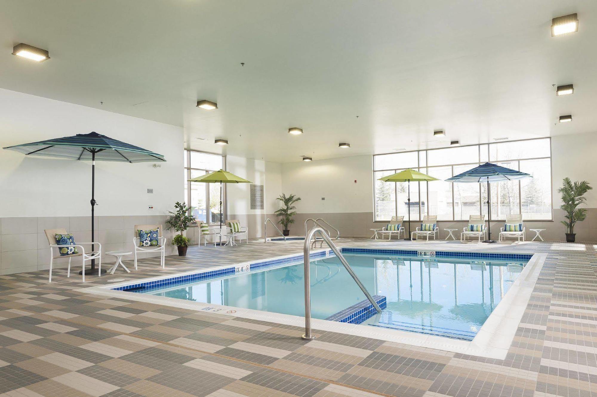 Hampton & 2* Airdrie