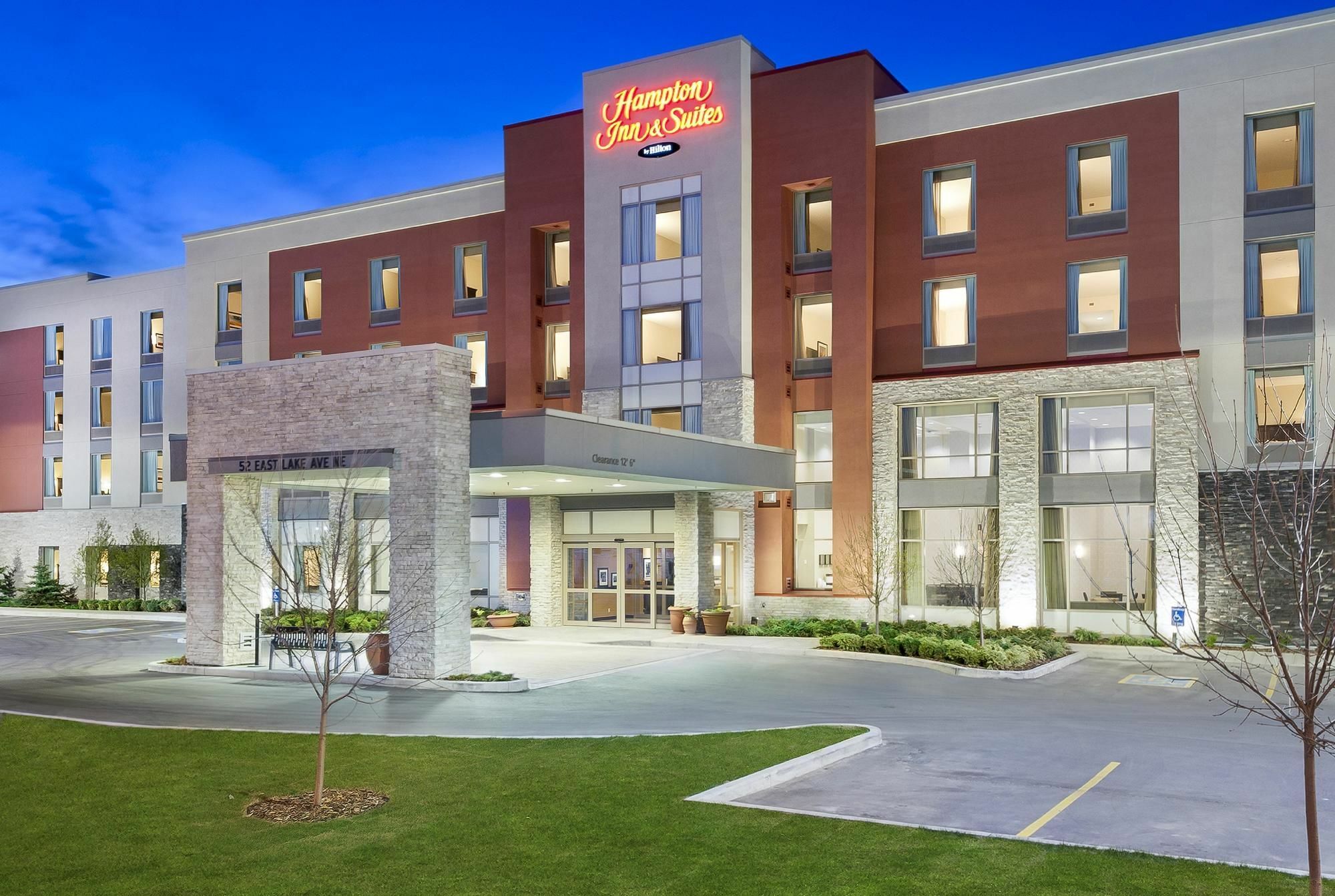 Hampton & Hotel