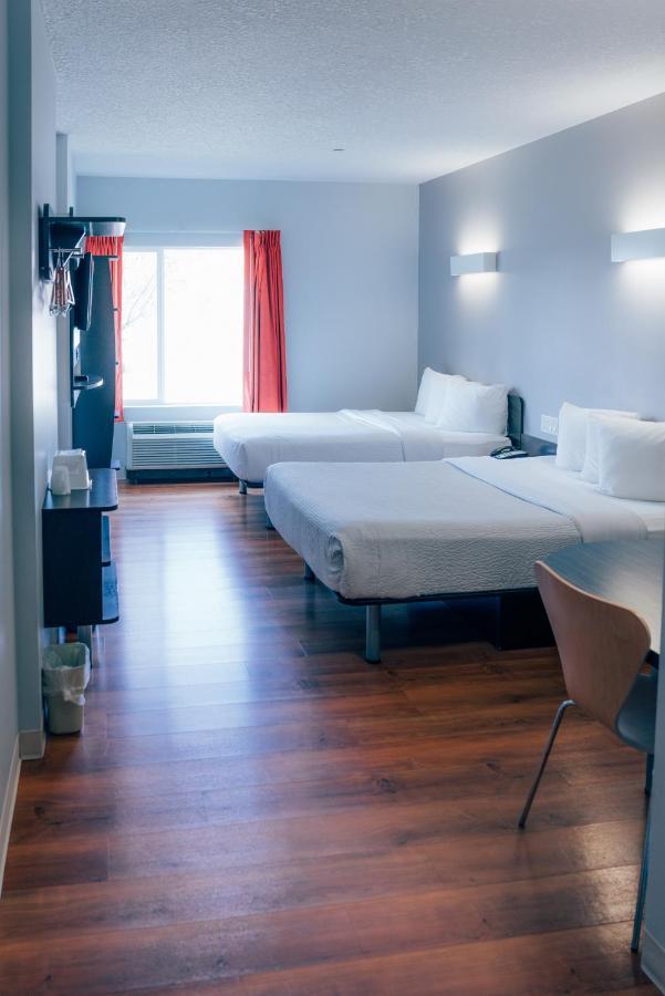 6 Hotel Airdrie