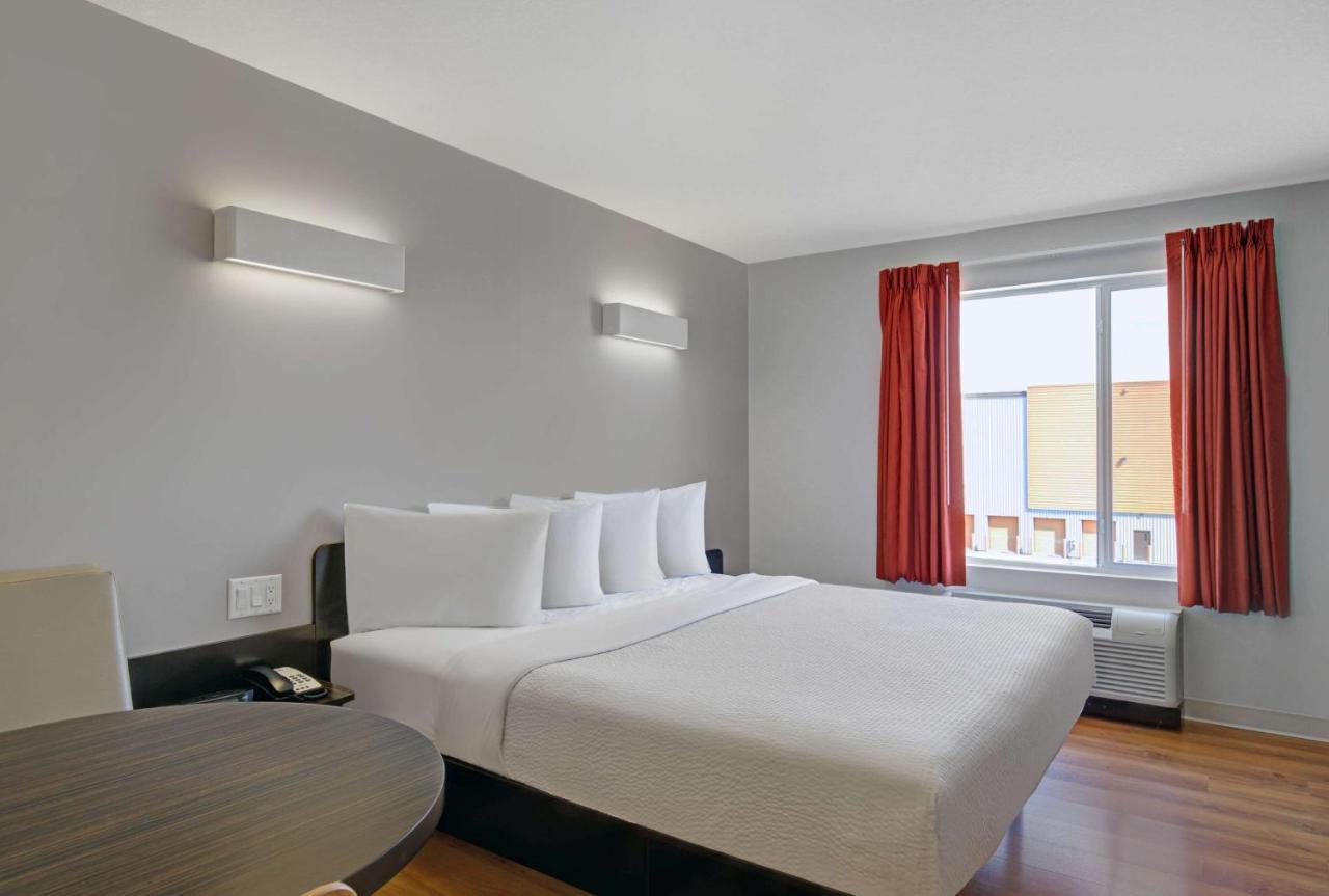 6 Hotel 2*
