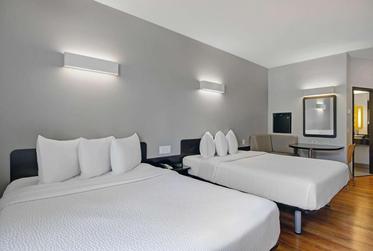6 Hotel 2*