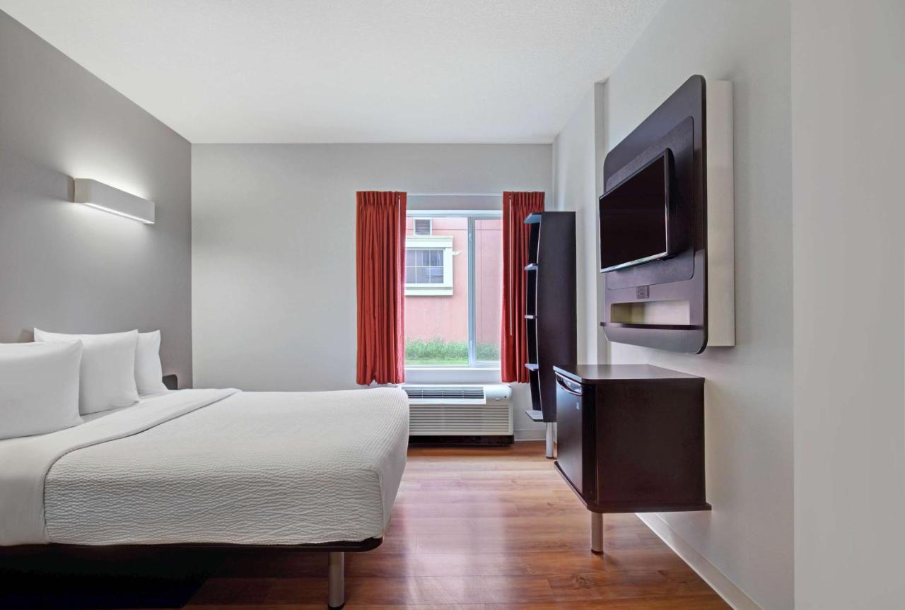 6 Hotel 2*
