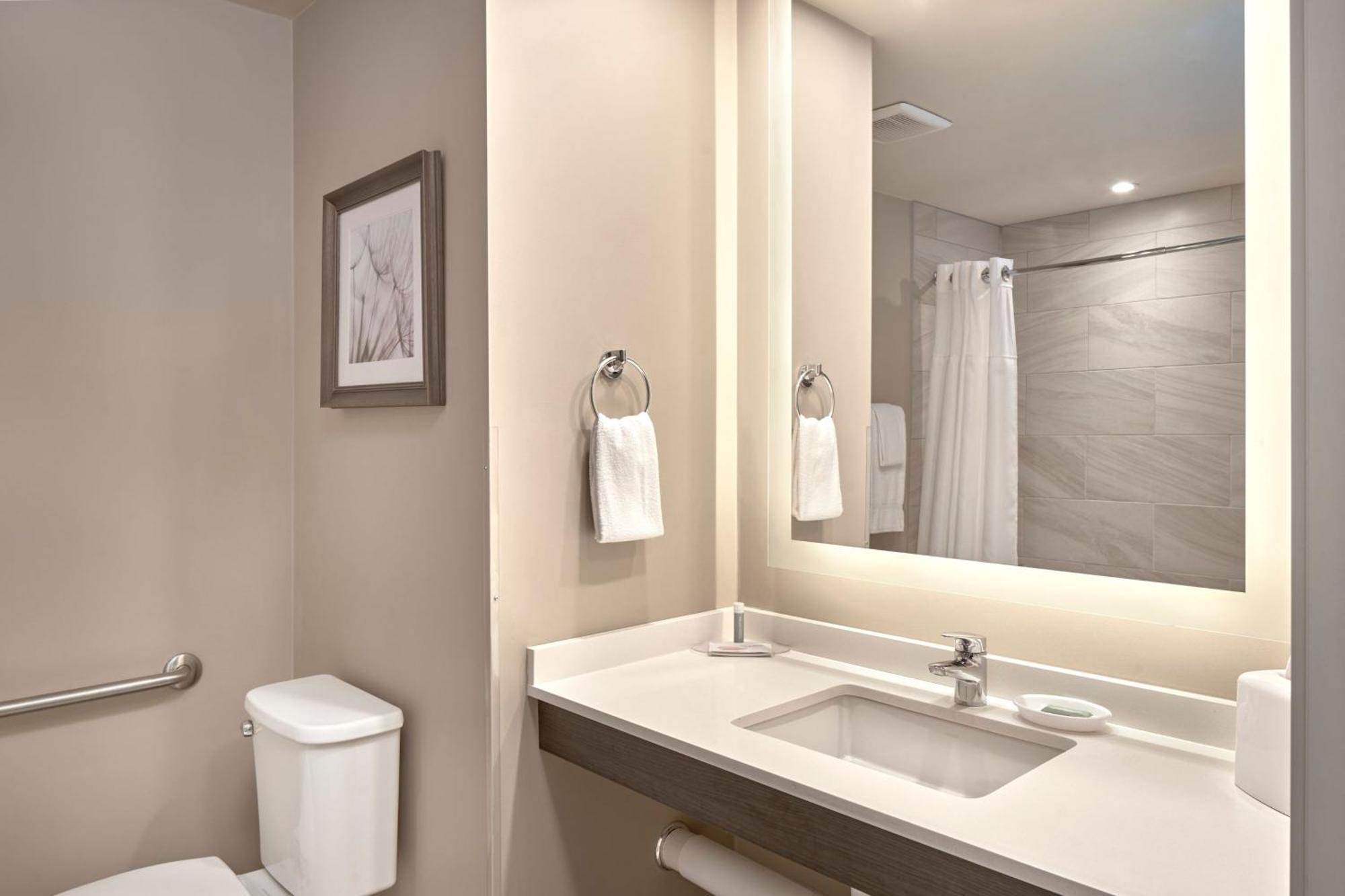 Hotel Fairfield & By Marriott 3*