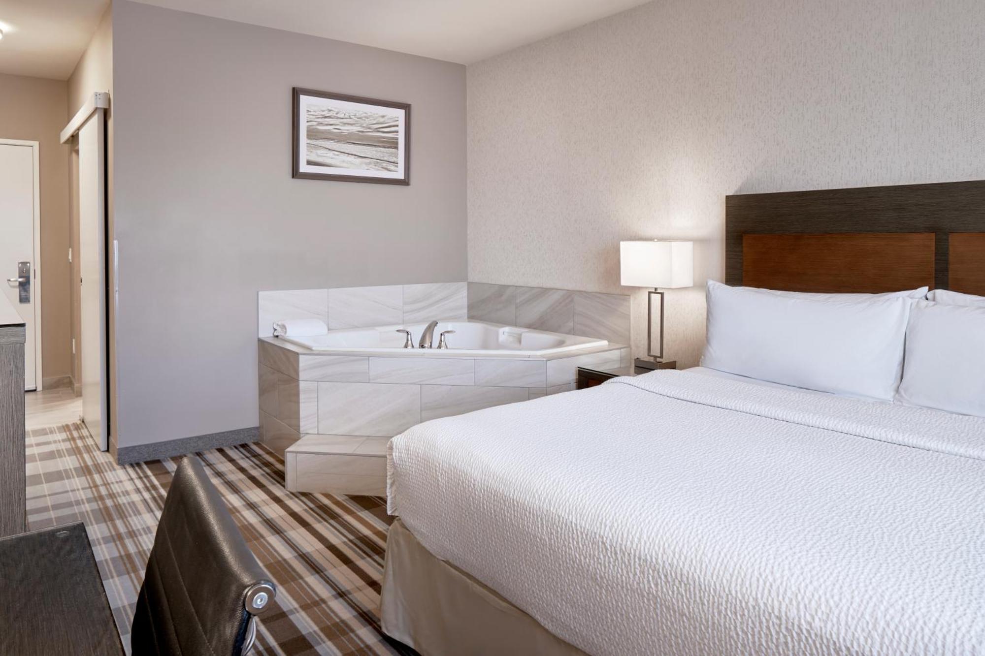 Fairfield & By Marriott 3*